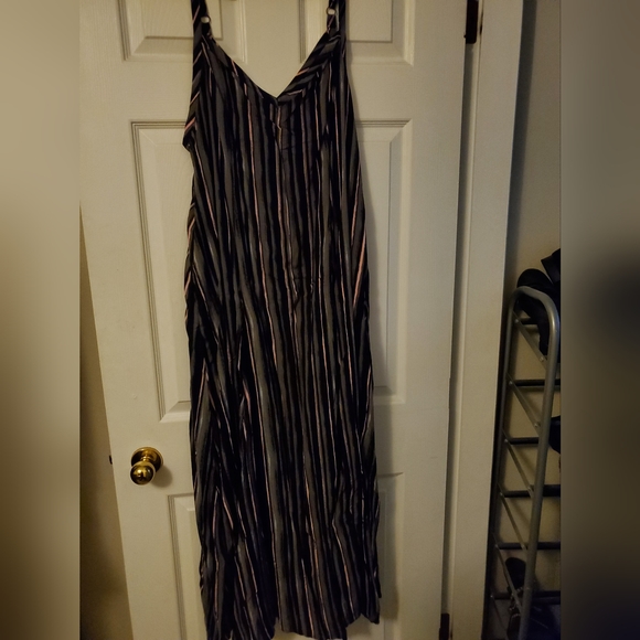 Gorgeous striped summer dress - Picture 1 of 3